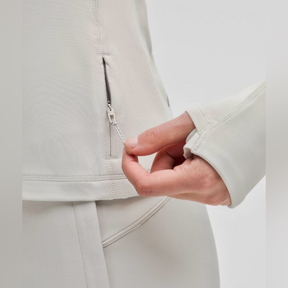 It’s Rulu Long Sleeve Top (NWT) Lululemon, size XS, color DoveGrey - Picture 11 of 11